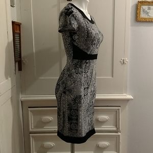 Rendezvous black and white stretch dress Sz S 🎁